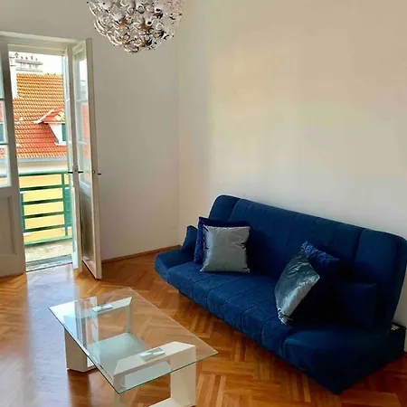 Apartment Center Split